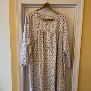 Eileen West nightgown